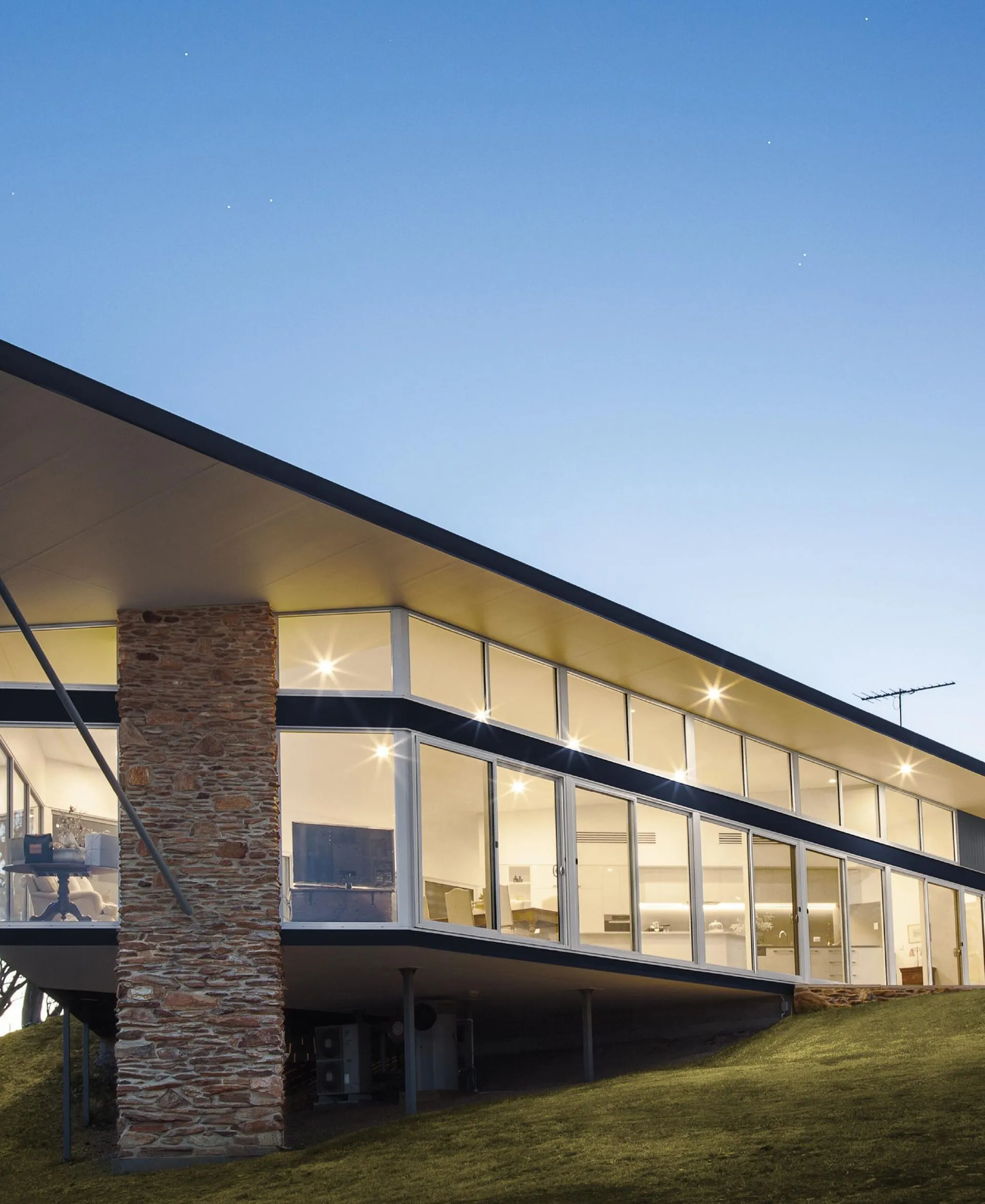 Apartment building facade framed with ecoFRAMEplus aluminium commercial framing